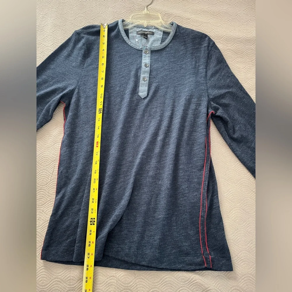 Banana Republic men’s top in blue size large